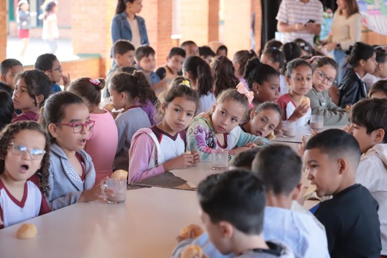 Educação de Aparecida inicia renovação de matrícula para aulas das escolas municipais