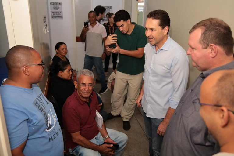 Prefeito Vilela e vereadores conferem estrutura de prédios públicos da região central de Aparecida