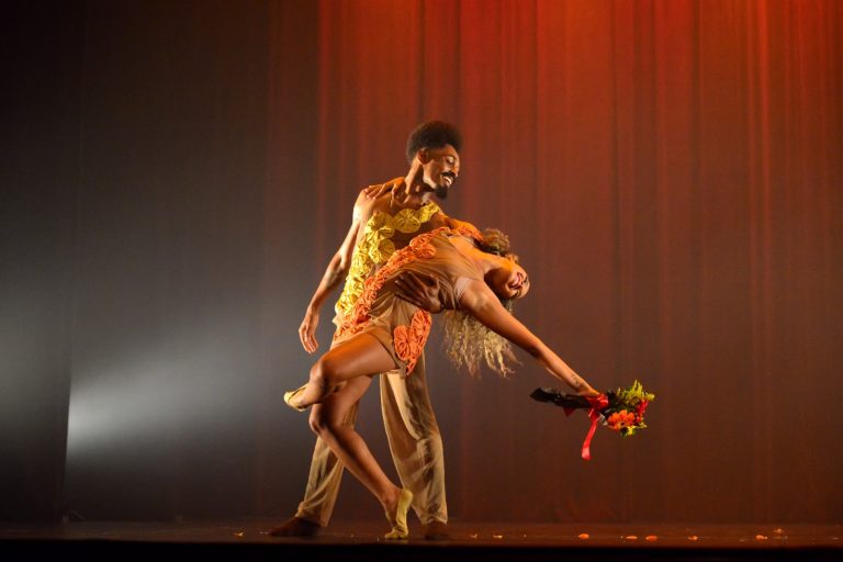 Espetáculo “Fuxico” leva dança contemporânea ao Teatro Goiânia nesta sexta-feira (29)