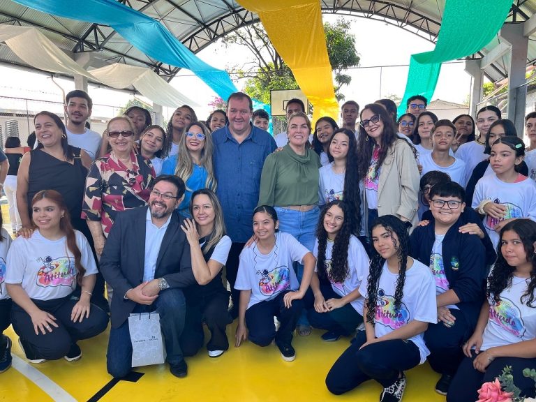 Escola que leva o nome do avô do vereador Tatá Teixeira ganha quadra coberta em Aparecida de Goiânia